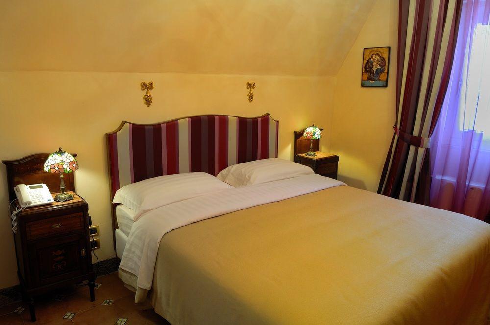 Hotel Villa Dorata Nicolosi Buitenkant foto